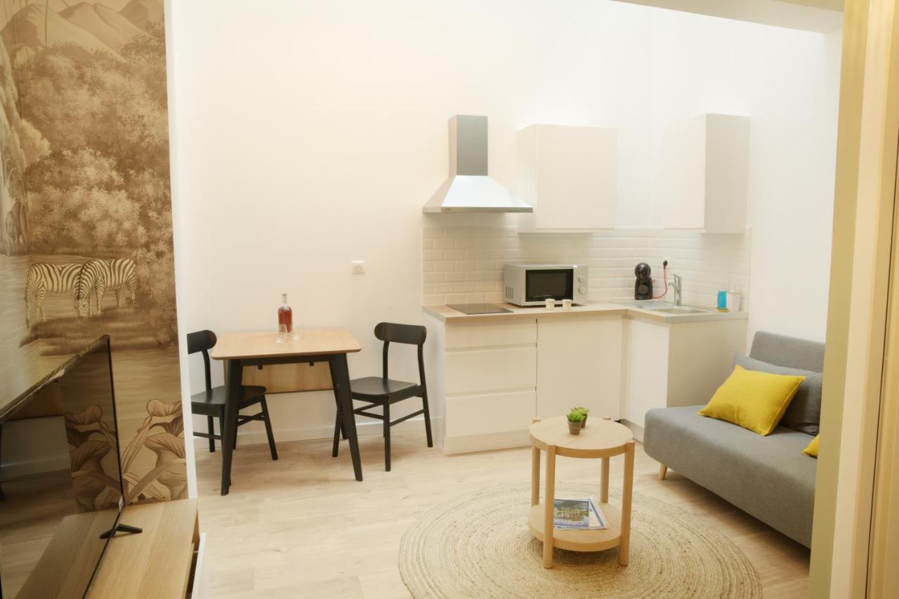 T2 Avec Verriere Situe En Hyper Centre Avec Wifi, Linge, Draps, Savons Et Serviettes Fournis Cognac Ngoại thất bức ảnh
